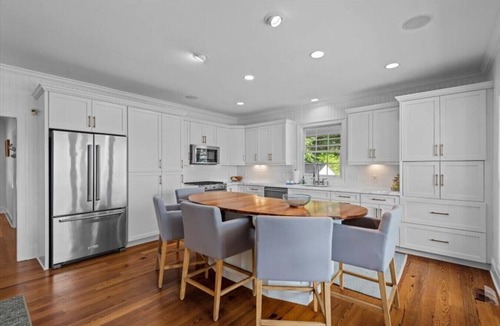 Ridgeway House | Lazy Dazes - 4 bedroom w/Lake Front & Inground pool