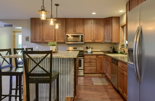 Deadwood Cabin | Lazy Dog Lodge, Hot Tub, AC & Activities Near Black Hills