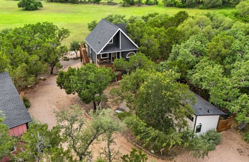 Wimberley House | Lazy Lavender: 5 Private Houses | Sleeps 20 | 3 Soaking Tubs | Wimberley TX