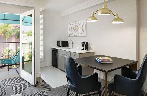 Tri-West Hotel | Le Parc at Melrose