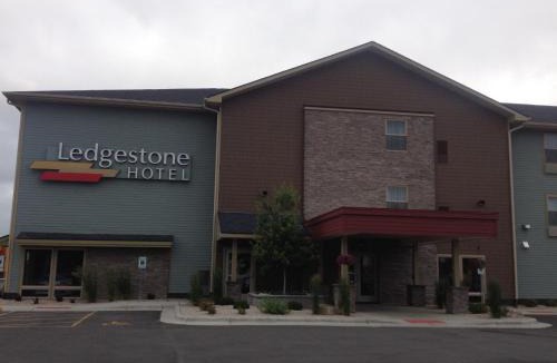 Billings Hotel | Ledgestone Suites Hotel Billings