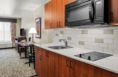 Vernal Hotel | Ledgestone Suites Hotel Vernal