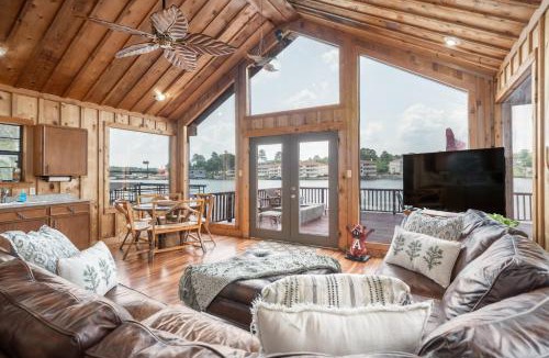 Rockwell House | Liams Lodge-Peaceful Cabin Panoramic Lake Views