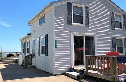 Oak Harbor Cottage | Liberty Breeze-Charming Cottage on Lake Erie Near Port Clinton, Lakefront