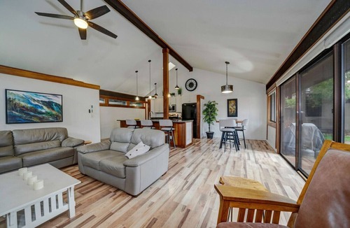 Graeagle Apartment | Light, Bright & Beautifully Updated in Graeagle Meadows