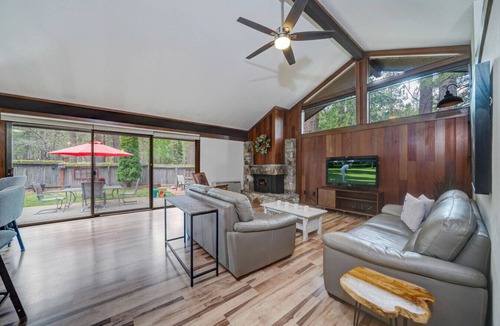 Graeagle Apartment | Light, Bright & Beautifully Updated in Graeagle Meadows