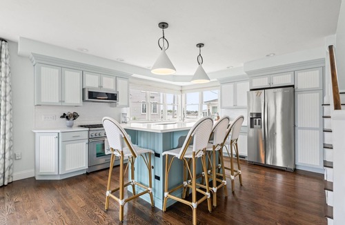 Scituate House | "Lighthouse" - Ocean Views - Walk To Beaches - 4B, 3.5Ba - Scituate Harbor