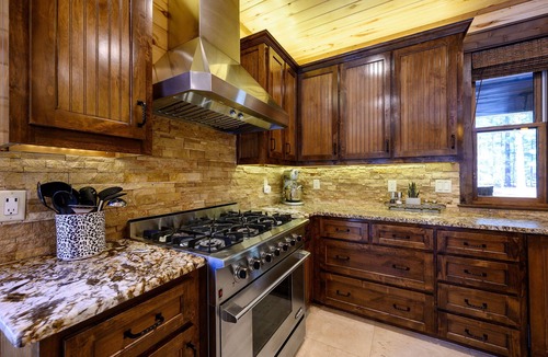 Hochatown Cabin | Liquid Therapy Lodge & Broken Bow Cabins