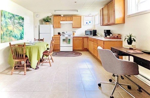 Rose Park Apartment | Little Burrow : University of Montana & Dornblaser
