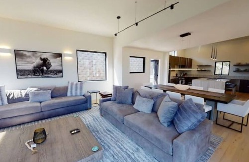 Big Sky House | Little Coyote Retreat