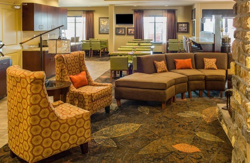 New Town Hotel | Little Missouri Inn & Suites New Town