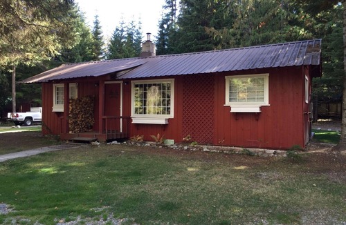Nordman House | Little Red Cabin in the woods