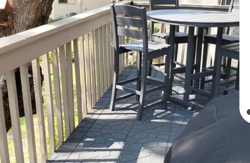 Georgetown Condo | Little slice of heaven 2-bedroom condo in superb Georgetown with deck on lake