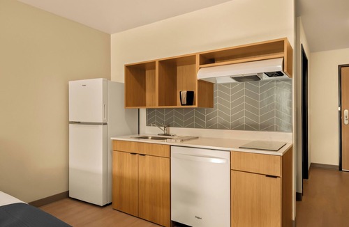 Westside Hotel | LivAway Suites- Missoula