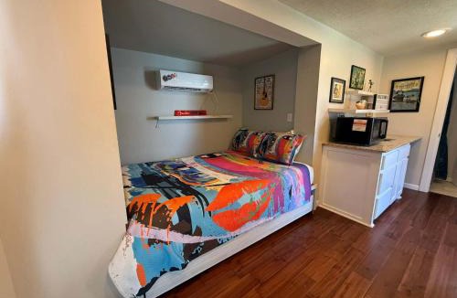 Medicine Park House | LM Wildlife Rooftop Suite-hiking-Slps 4 w queen bed