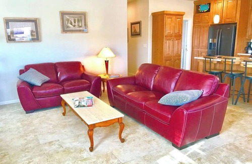 Page House | Local VIEW🏜2 homes side by side🚤boat parking🐶PETS~close to Antelope/Horseshoe