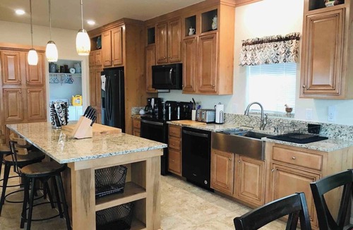 Page House | Local VIEW🏜2 homes side by side🚤boat parking🐶PETS~close to Antelope/Horseshoe