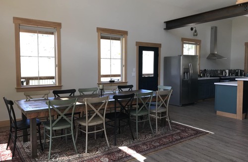Gardiner House | Located 10 miles north of Yellowstone Park.
