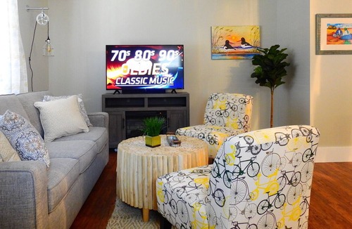 Port Royal House | Located in the center of Port Royal! A stones throw from Parris Island.