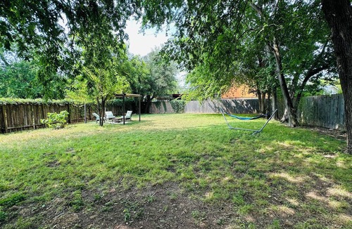San Marcos House | Located in the heart of San Marcos, just blocks away from the San Marcos River.