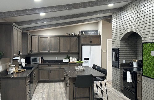 Cody House | Located on a beautiful ranch! Relax with mountain view’s & a pool table
