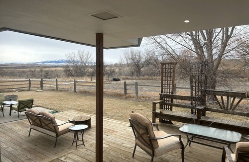 Cody House | Located on a beautiful ranch! Relax with mountain view’s & a pool table