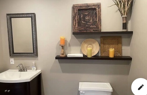 Royal Oak House | Located right on Main Street and walkable to all the great RO restaurants