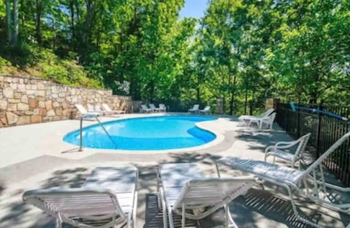 Pittman Center Cabin | Location Location Location ! Resort Pools , Hot Tub ! MILLION DOLLAR VIEW !