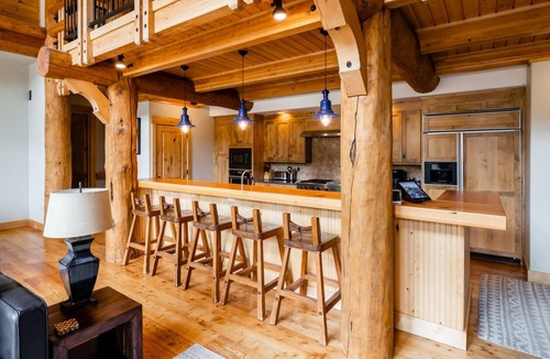 Saddle Ridge Cabin | Lodge ∙ 3 bedrooms ∙ 12 guests