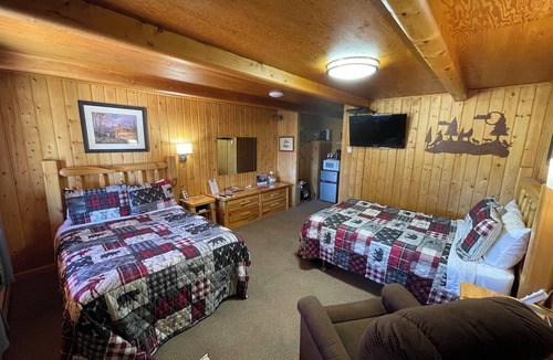 Melrose House | Lodge Rooms 4,5,6,8 - Montana Mountain Views