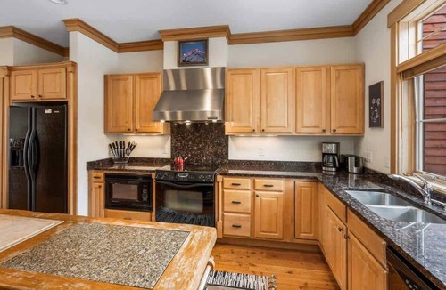 Big Sky Meadow Village Condo | Lodge-style Condo in the Heart of Big Sky