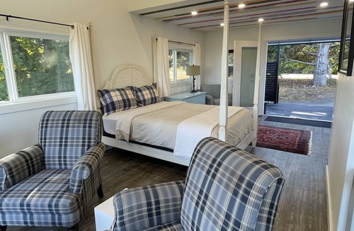 Salt Spring Island Apartment | Lofty View Retreat
