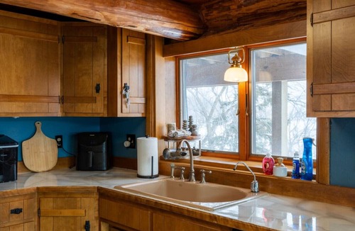 Pelican Rapids Cabin | Log Cabin at Moonlight Bay