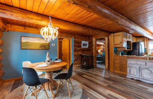 Pelican Rapids Cabin | Log Cabin at Moonlight Bay