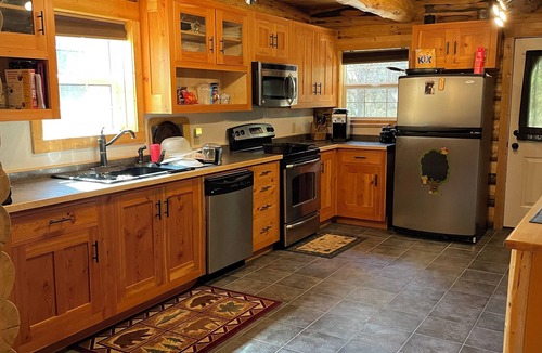 Libby Cabin | Log Cabin in the Pines near Happys Inn MT!