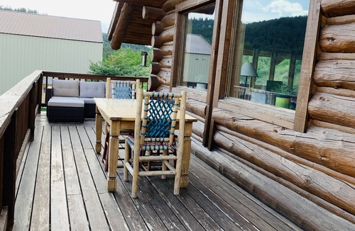 Red Top Meadows House | Log cabin on 5 acres in Wilson Wyoming