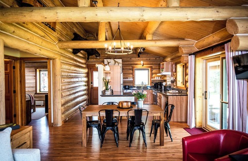 Ennis Cabin | Log Cabin on the North Shore of Ennis Lake. Dramatic Views of the Madison Range