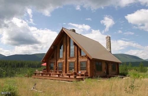Polebridge Cabin | Log Cabin sleeps4 with spectacular views,Bunkhouse sleeps 3 with additional fee