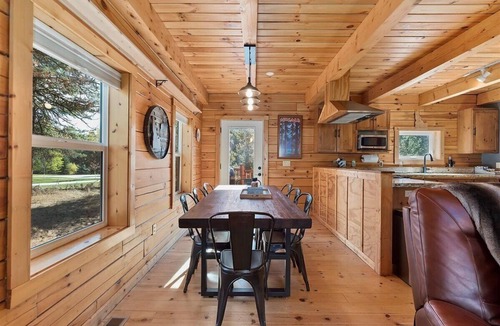 McCall Cabin | Log cabin with game room by skiing & lake