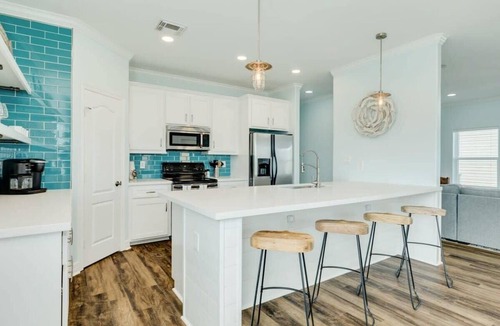 Pirates Beach House | Lollygaggin by the Beach! Fenced Yard, Outdoor Bar!