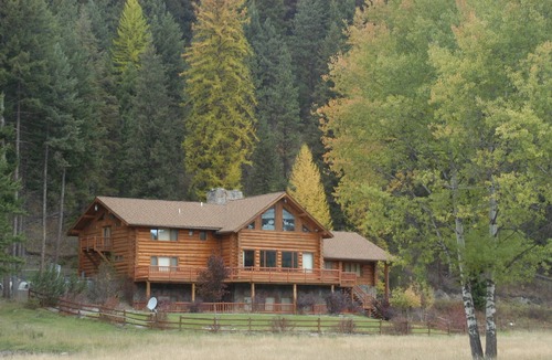 Lolo House | Lolo Creek Lodge - 20 minutes from Missoula and 19 miles from Lolo Pass