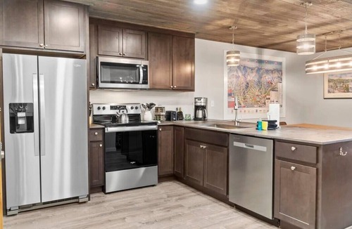 Historic District Condo | Longbranch Condo Cozy 2BDR - Walk to Main Street