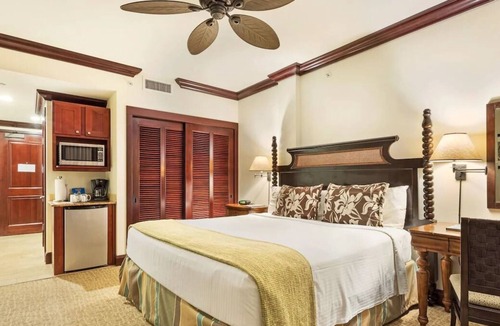 Wailua House | Look No More! 4 Comfortable Units, Pool, Free Parking, Near Waipouli Beach