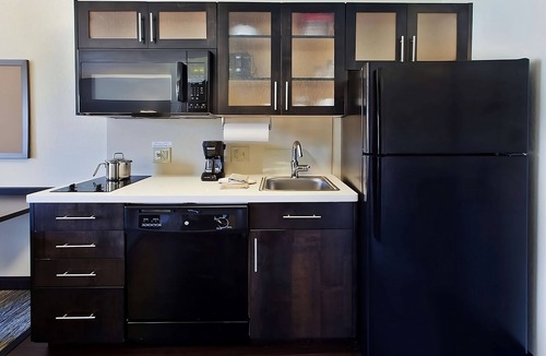 Southfield Apartment | Looking for Place to Relax? Suite w/Private Kitchen, Free Parking!