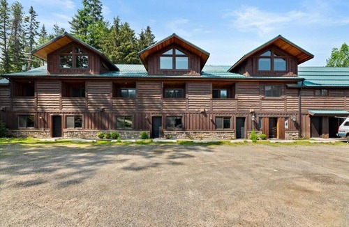 Coolin House | Lookout Lodge at Cavanaugh's