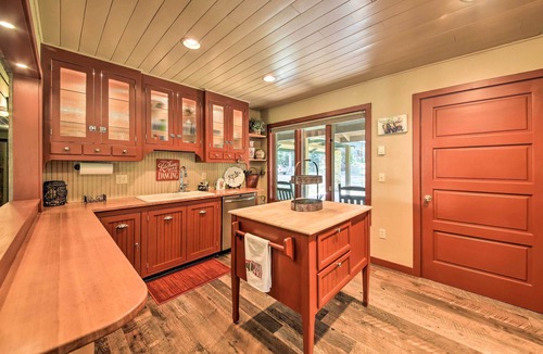 Troy House | 'Loose Moose Lodge' - 31 Acres on Yaak River!