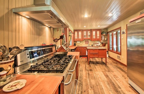 Troy House | 'Loose Moose Lodge' - 31 Acres on Yaak River!
