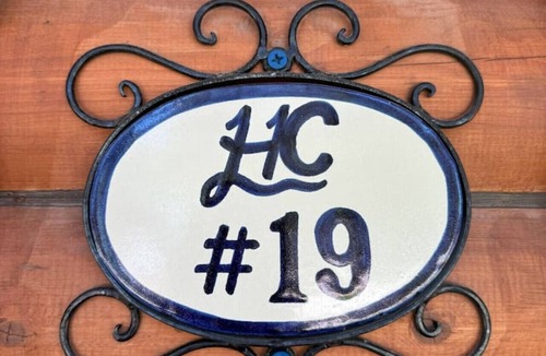 Grantsdale Cabin | Lost Horse Lodge - Double Queen Cabin #19 - PetsOK