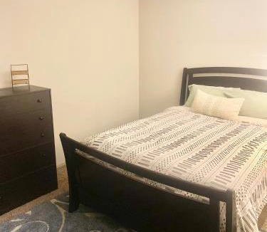 Buechel Apartment | Louisville Derby Special! 2 Queen Bdr