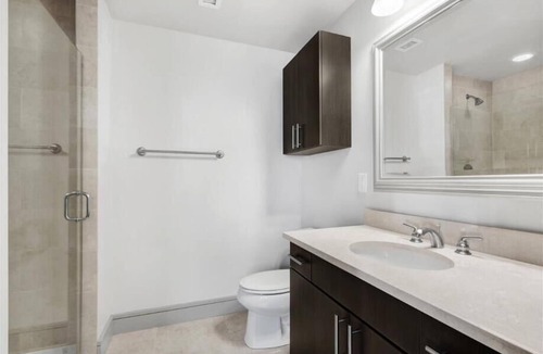 Pacific Terrace Apartment | Lounge, Pool & Spa | nr Seaport Village& Eateries